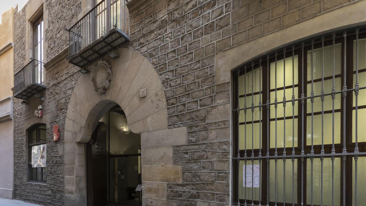 Espai Francesca Bonnemaison,  ubicado en la calle Sant Pere Més Baix.