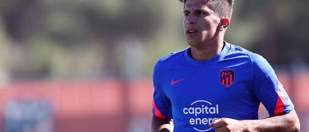 Giuliano Simeone, en un entrenamiento con el Atlético de Madrid.