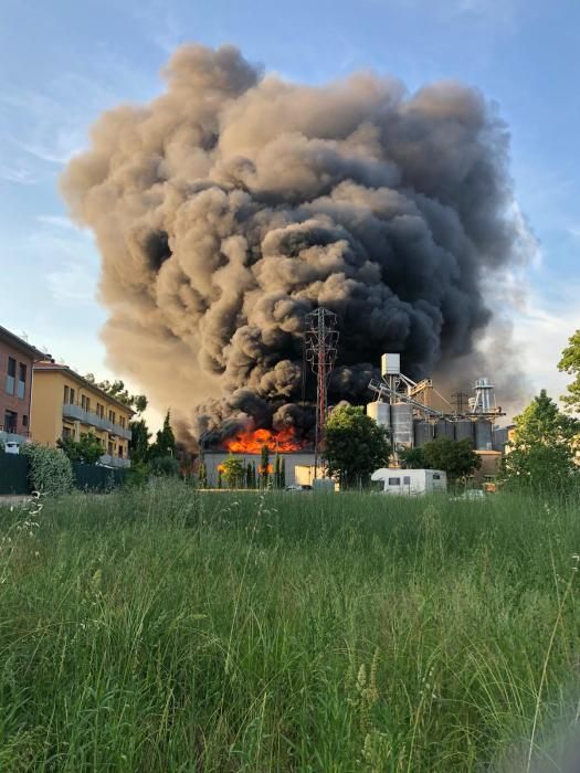 Incendi en una empresa de Sarrià de Ter