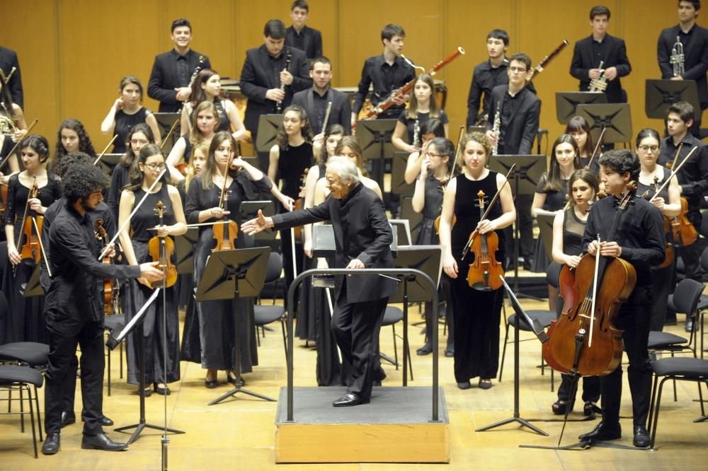 Zedda dirige a la Orquesta Joven de la Sinfónica