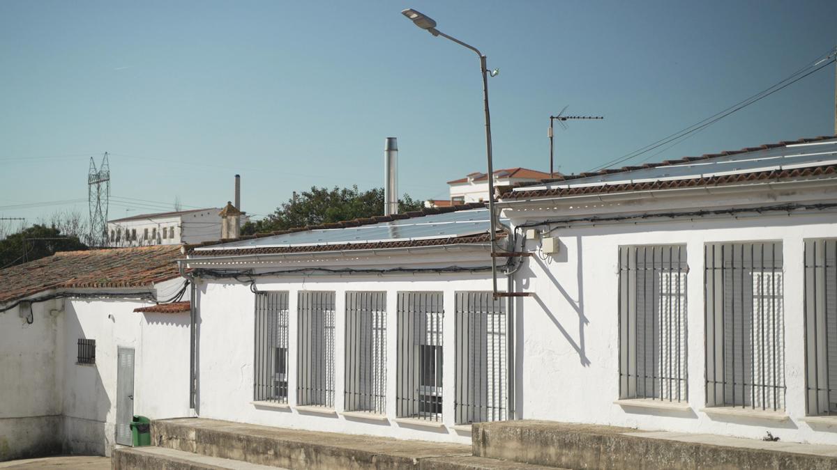 La primera comunidad solar de España para un pueblo entero ya funciona en Cedillo