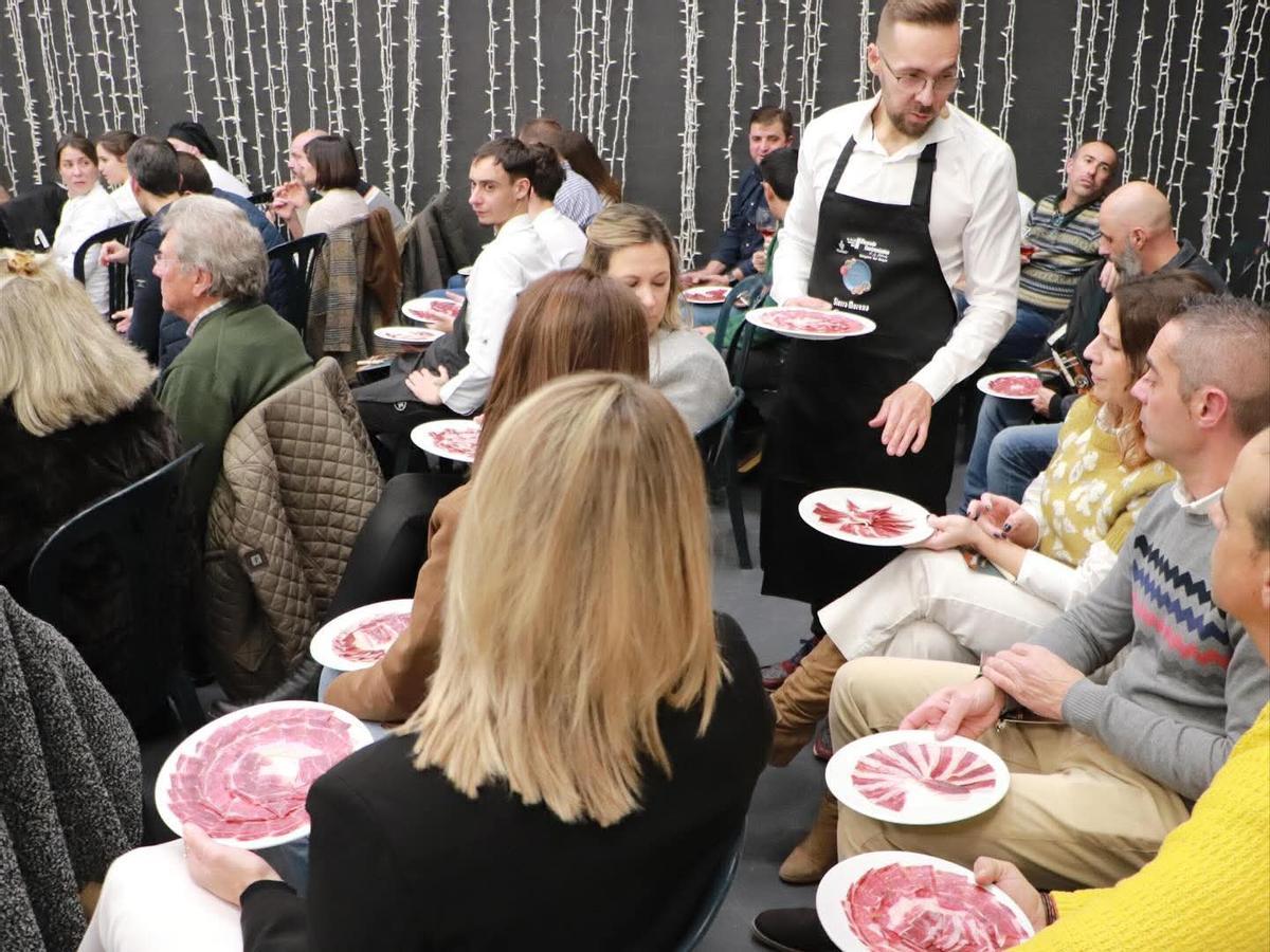 Una imagen del mercado gastronómico de Hinojosa del Duque.