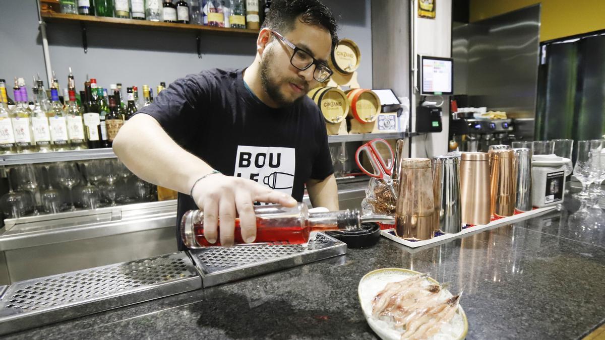 Preparación de uno de los platos que se sirven en Boulevardier