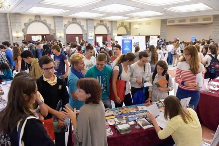 Sal??n de Orientaci??n Universitaria, Unitour, dirigido a alumnos de Bachillerato, padres y educadores