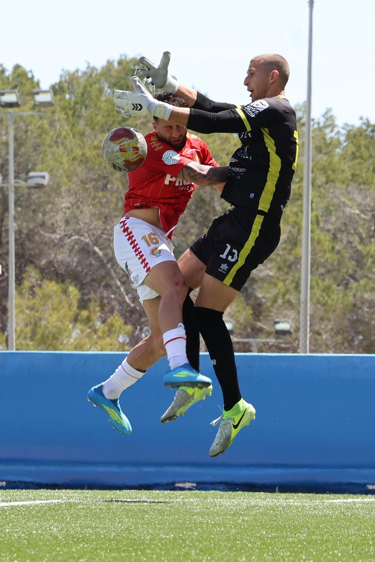 Imágenes del empate de la SD Ibiza ante el CE Andratx por 2-2 en Sant Rafel