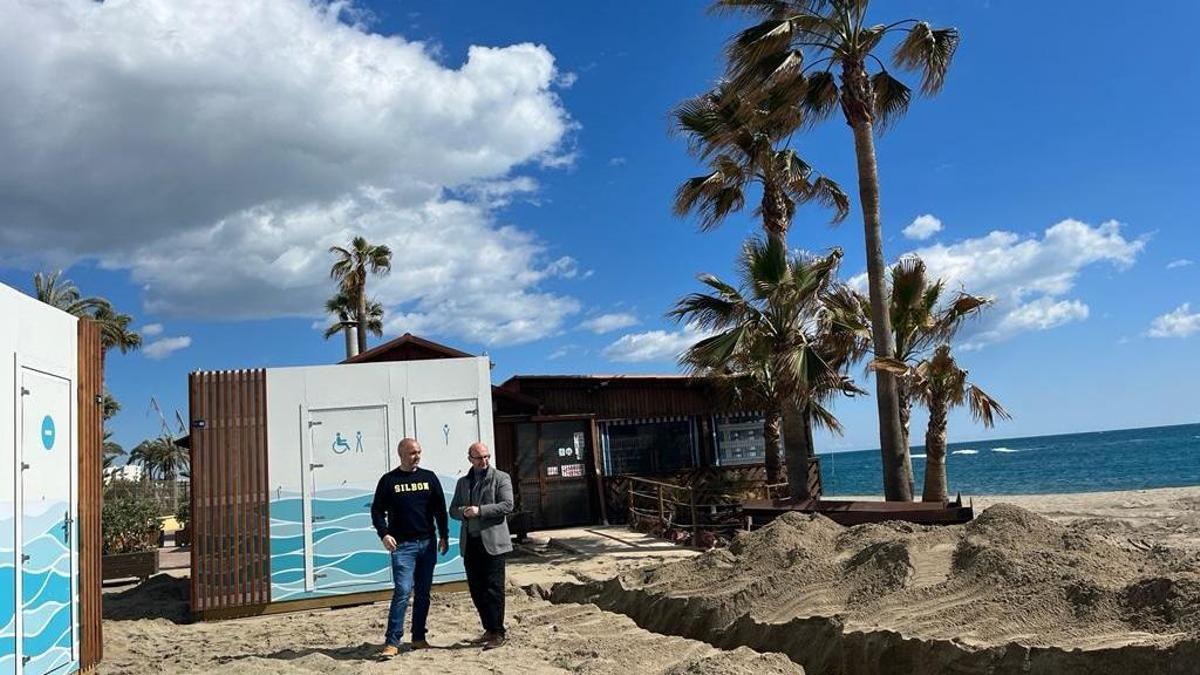 Mijas renueva el equipamiento de sus playas de cara a la Semana Santa.