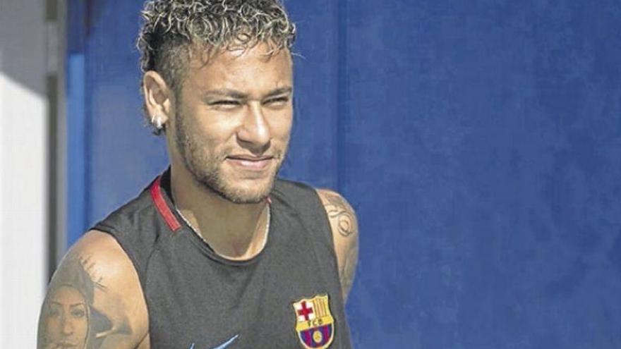 Neymar sénior tiene la pelota