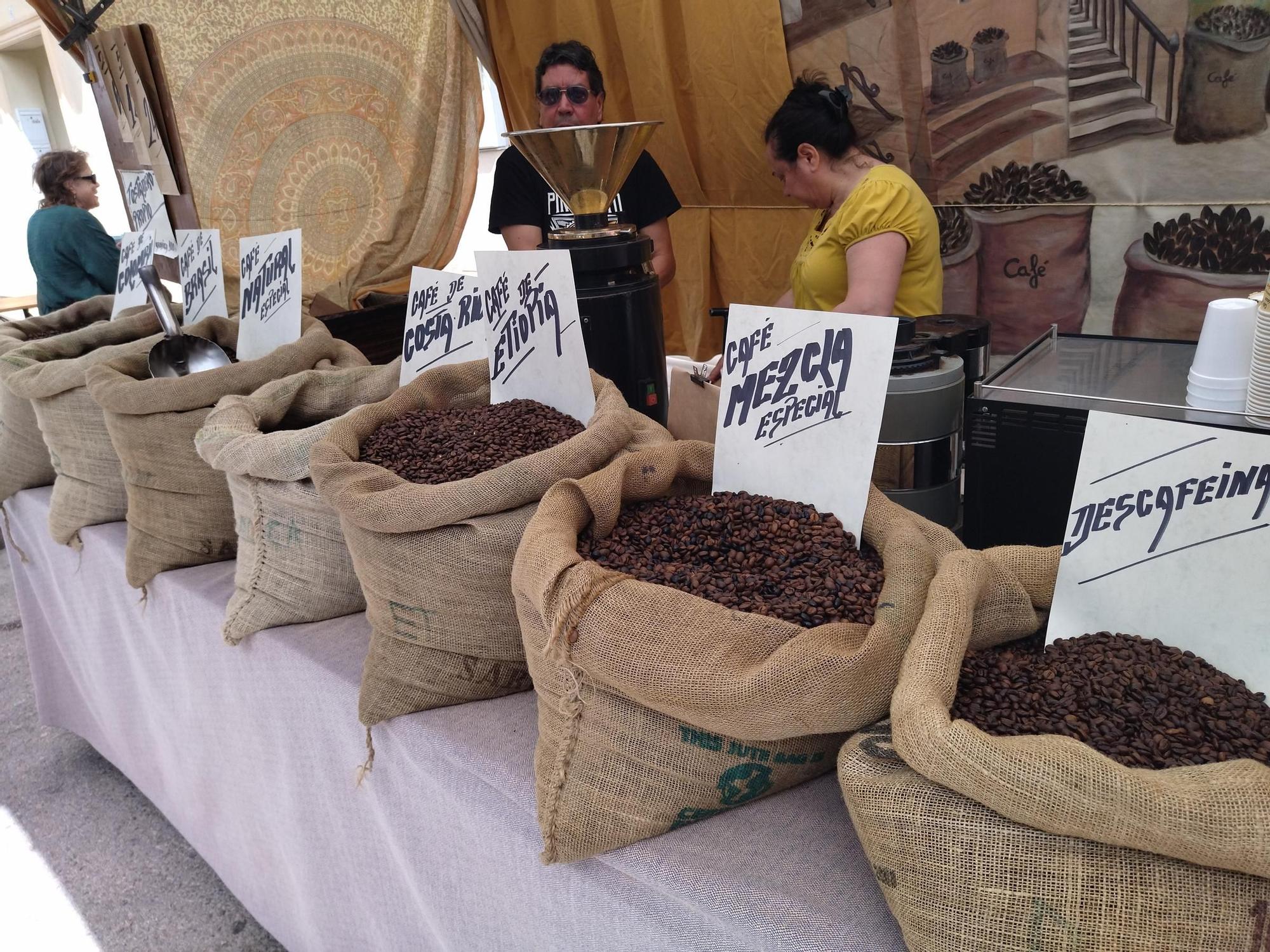 Kitsch y tradición: un paseo por el rastro de Xaló