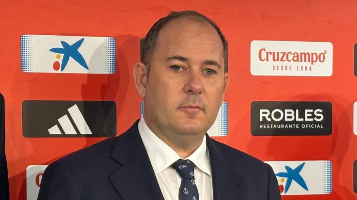 José Ignacio Navarro, en la presentación de Fran González y Julio Díaz como nuevos jugadores del Sevilla FC