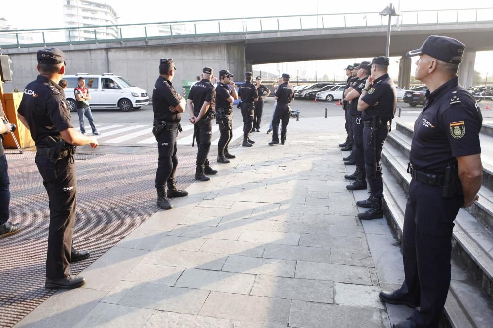 La Comisaría de Gijón homenajea a Craviotto y Hernanz por sus triunfos