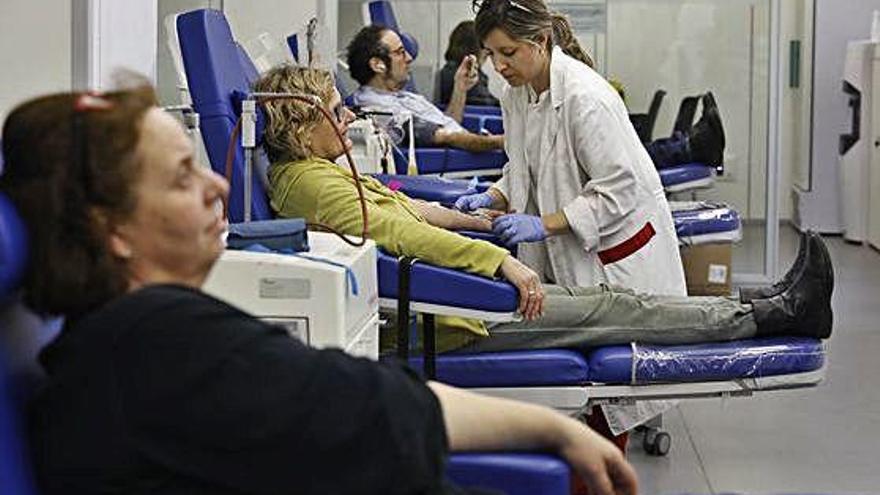 Arrenca la marató de donants de sang per remuntar les reserves