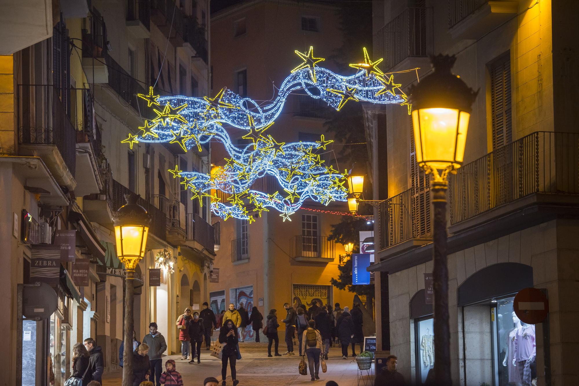 Manresa s'il·lumina: S'engega la il·luminació nadalenca a la ciutat