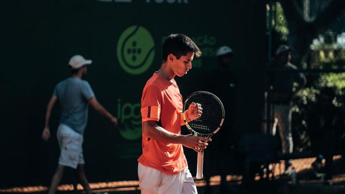 Carlos Sánchez celebra un punto con el puño cerrado en el Challenger de Lisboa.