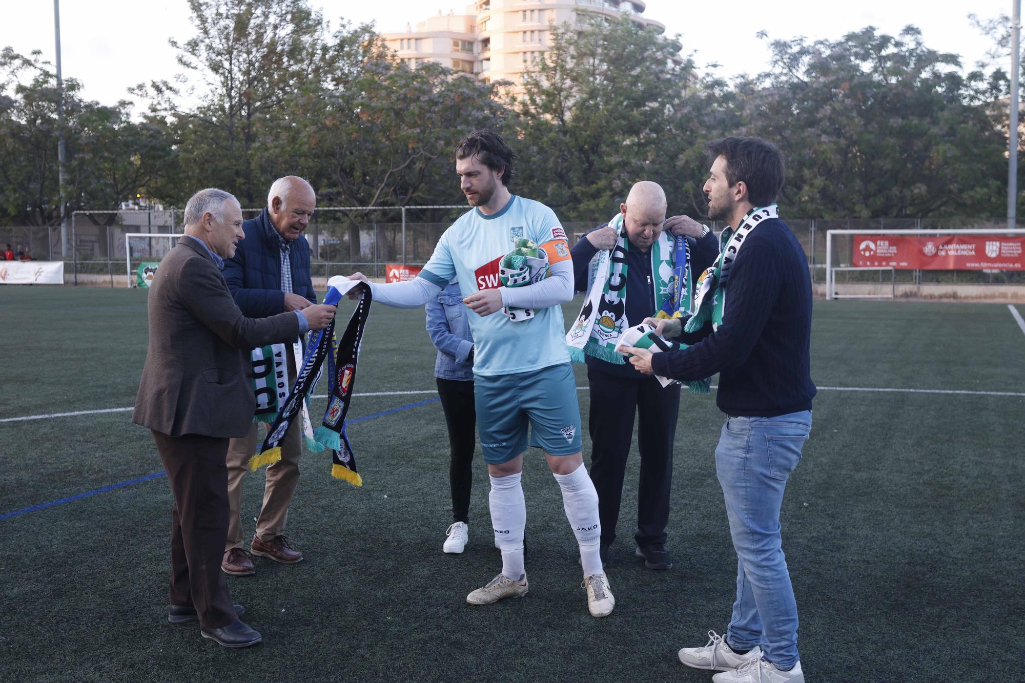 Homenaje a veteranos del Valencia CF en el Fenix Trophy