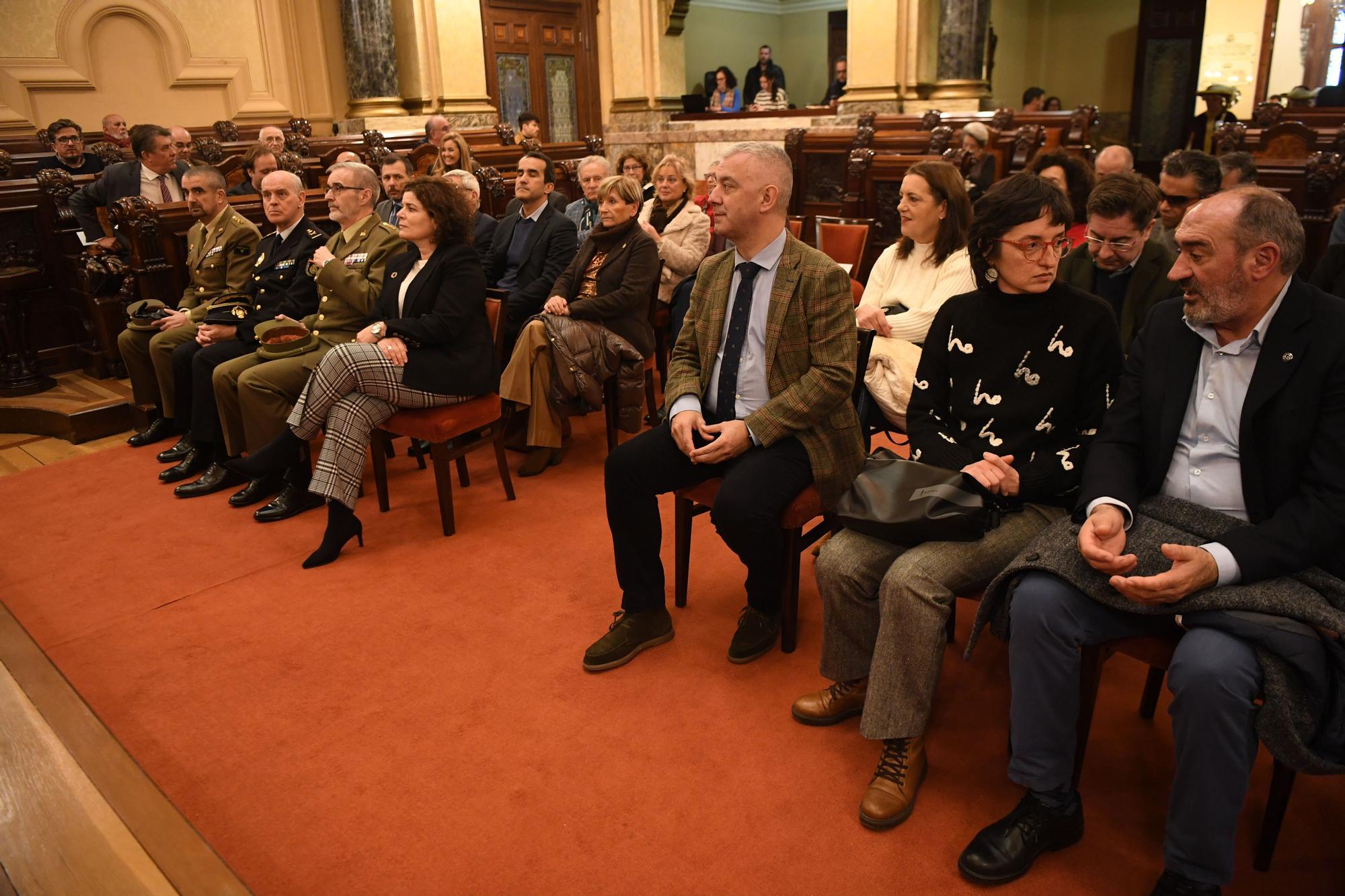 Homenaje a Manuel Murguía en el salón de plenos del Ayuntamiento