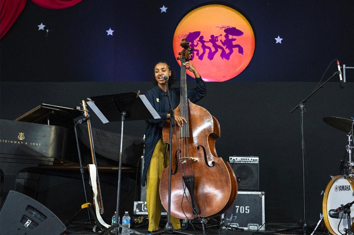 Esperanza Spalding, en directo hace unos días en el festival de jazz de Nueva Orleans.