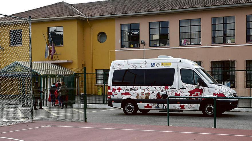 Una unidad de apoyo psicológico en el colegio de las niñas asesinadas.