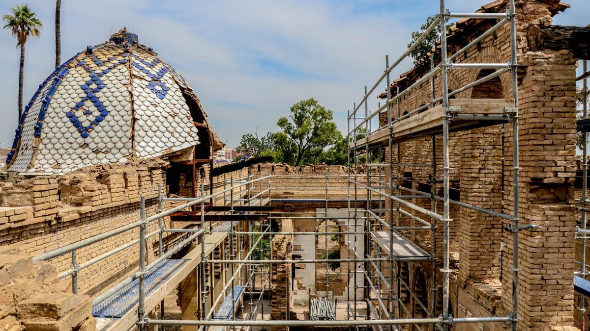 Torrent inicia la reconstrucción del techo y la cúpula del palacete de  Cortina - Levante-EMV