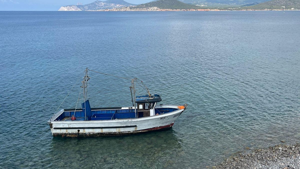 Barca en la que han llegado 101 migrantes