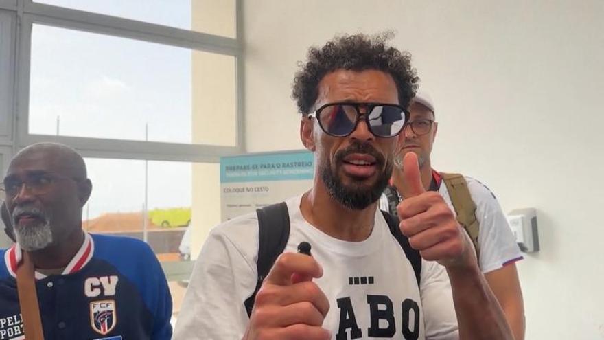 Cabo Verde recibe como héroes a su selección de fútbol