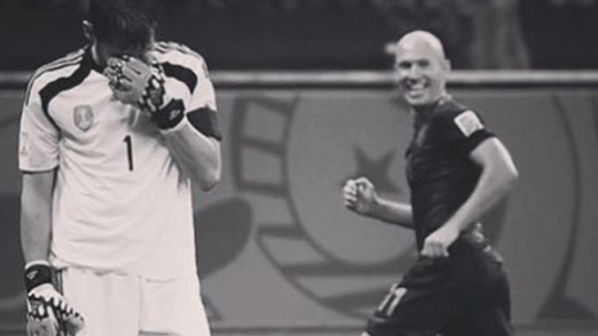 Casillas junto a Robben, en una imagen publicada en su Instagram