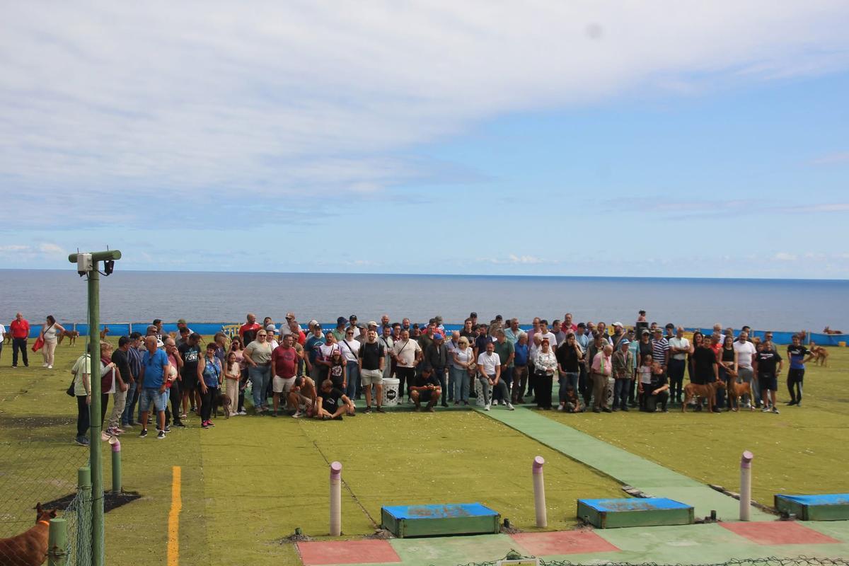 Concentración de cazadores con sus perros podencos en el Club de Tiro El Rincón