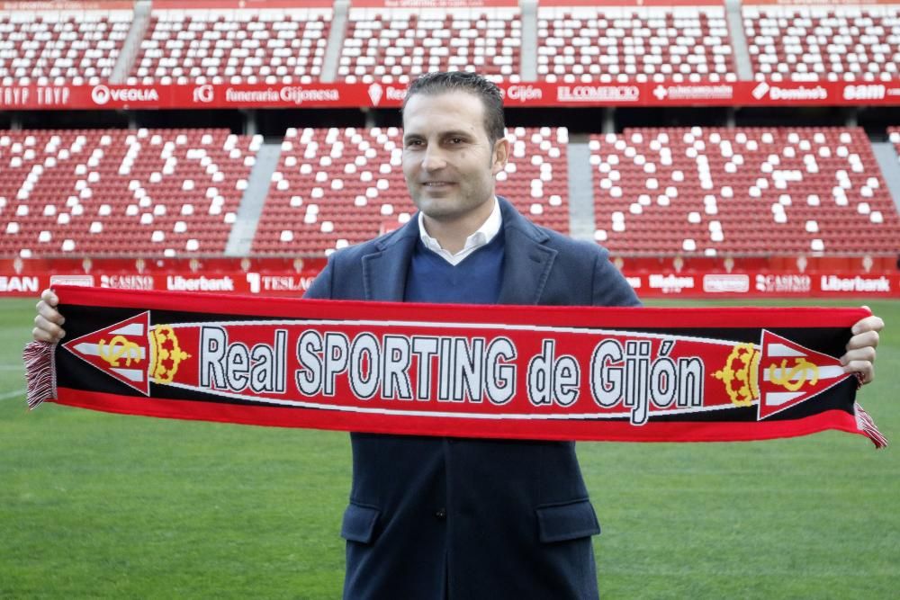 Rubén Baraja llega a Gijón para entrenar al Sporting.