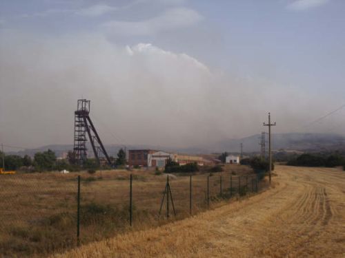 Incendio en los alrededores de Andorra (Teruel)