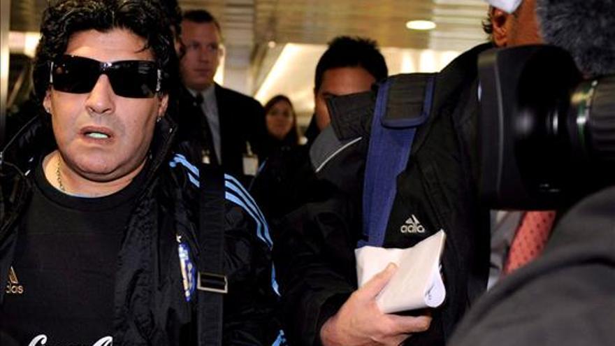 La FIFA castiga dos meses a Maradona por insultos