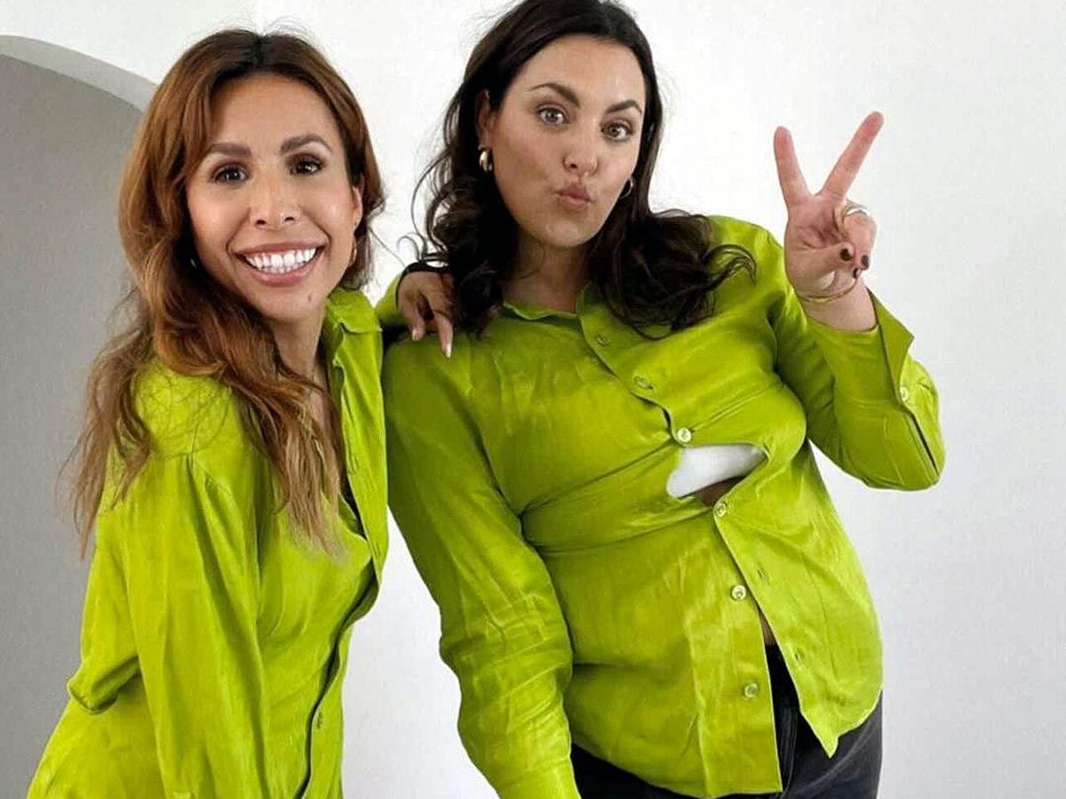Las instagrammers Ashley Torres y Kristina Zias con la misma camisa verde