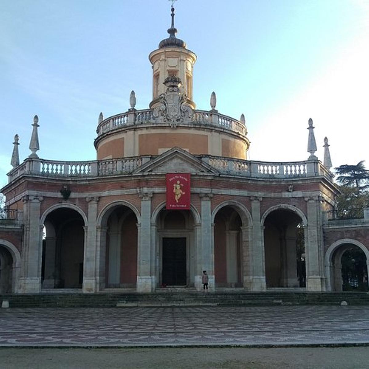 La Real Iglesia de San Antonio en Aranjuez fue construida por orden de Fernando VI y dedicada a San Antonio de Padua