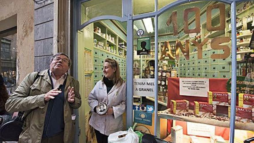 Un segle entre plantes curatives al carrer de Sant Miquel