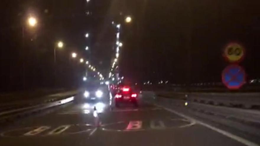 Así se cruza el Puente de Rande de noche durante las obras