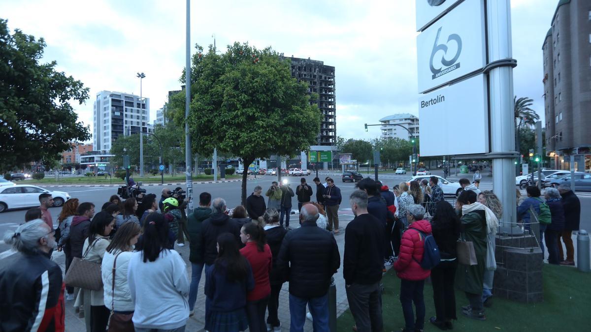 Minuto de silencio en Campanar dos meses del incendio