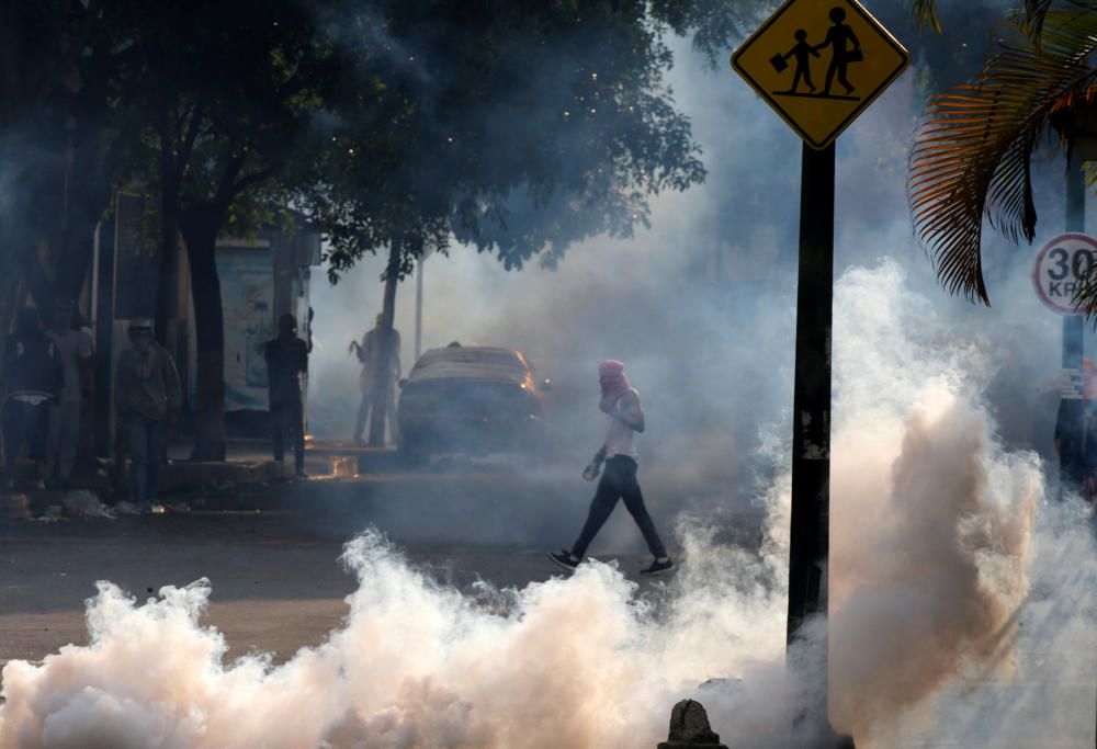 Continúan las protestas contra Maduro en Venezuela