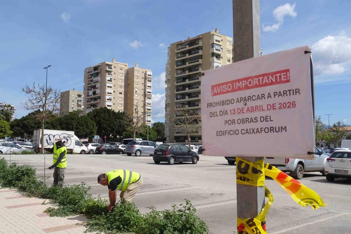 Desde el lunes no se puede aparcar en la parcela donde se construirá el CaixaForum.