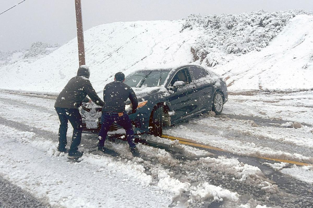 Fuertes nevadas en el sur de California