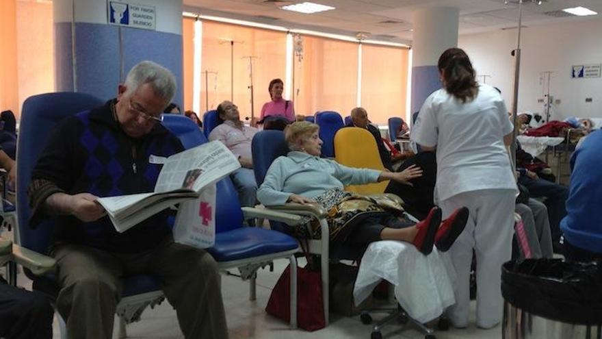 Pacientes en la sala de espera de Urgencias del Hospital Clínico.