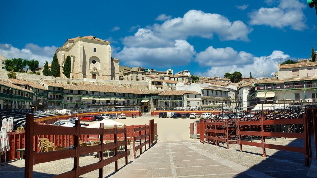 La Plaza Mayor se reconvierte en un coso taurino durante las fiestas