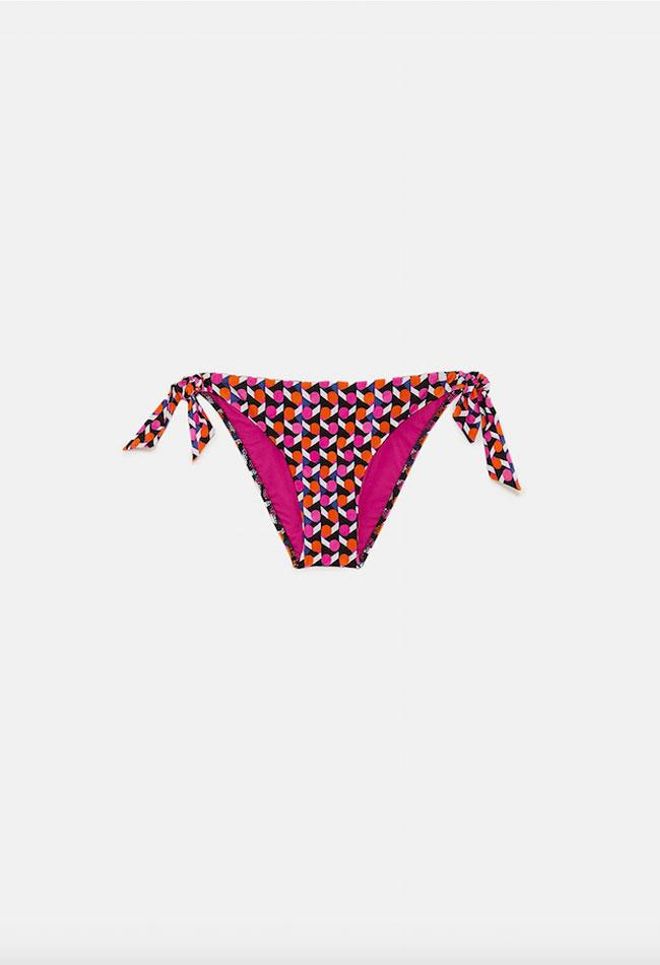 Colección beachwear de Zara: braguita lazada