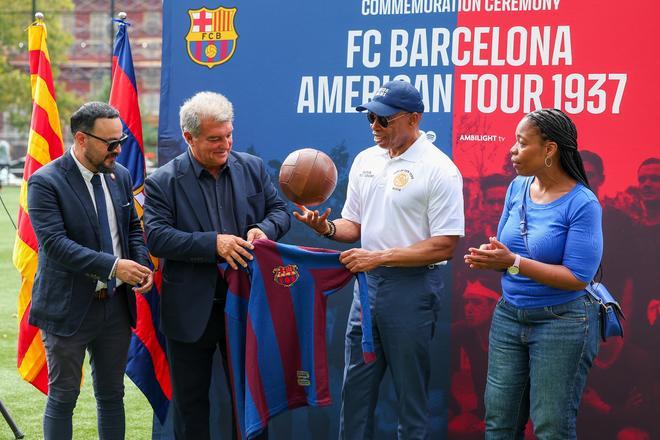 Acto de commemoración en Brooklyn de la gira americana del FC Barcelona el año 1937, en imágenes.