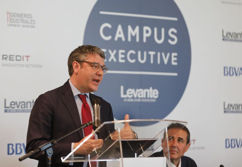 Conferencia inaugural de Campus Executive con el ministro Álvaro Nadal.