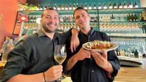 Martín Sabbatini y David Puertas, en la barra del restaurante Bèstia SAgaró.