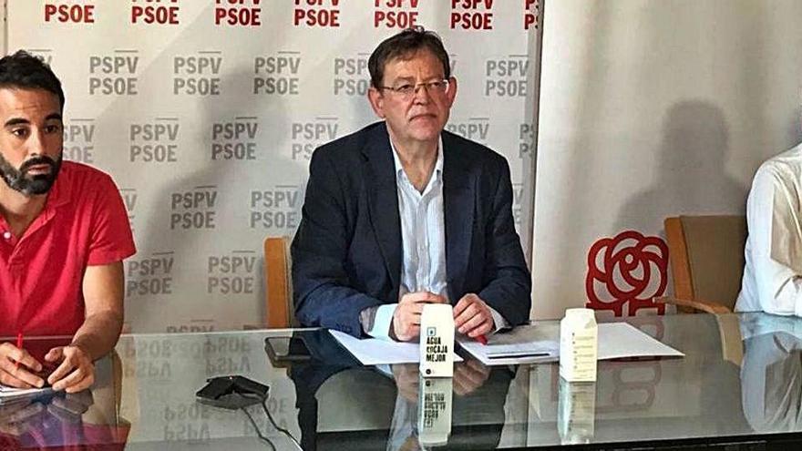 José Muñoz, Ximo Puig y Manolo Mata, ayer, en el PSPV.