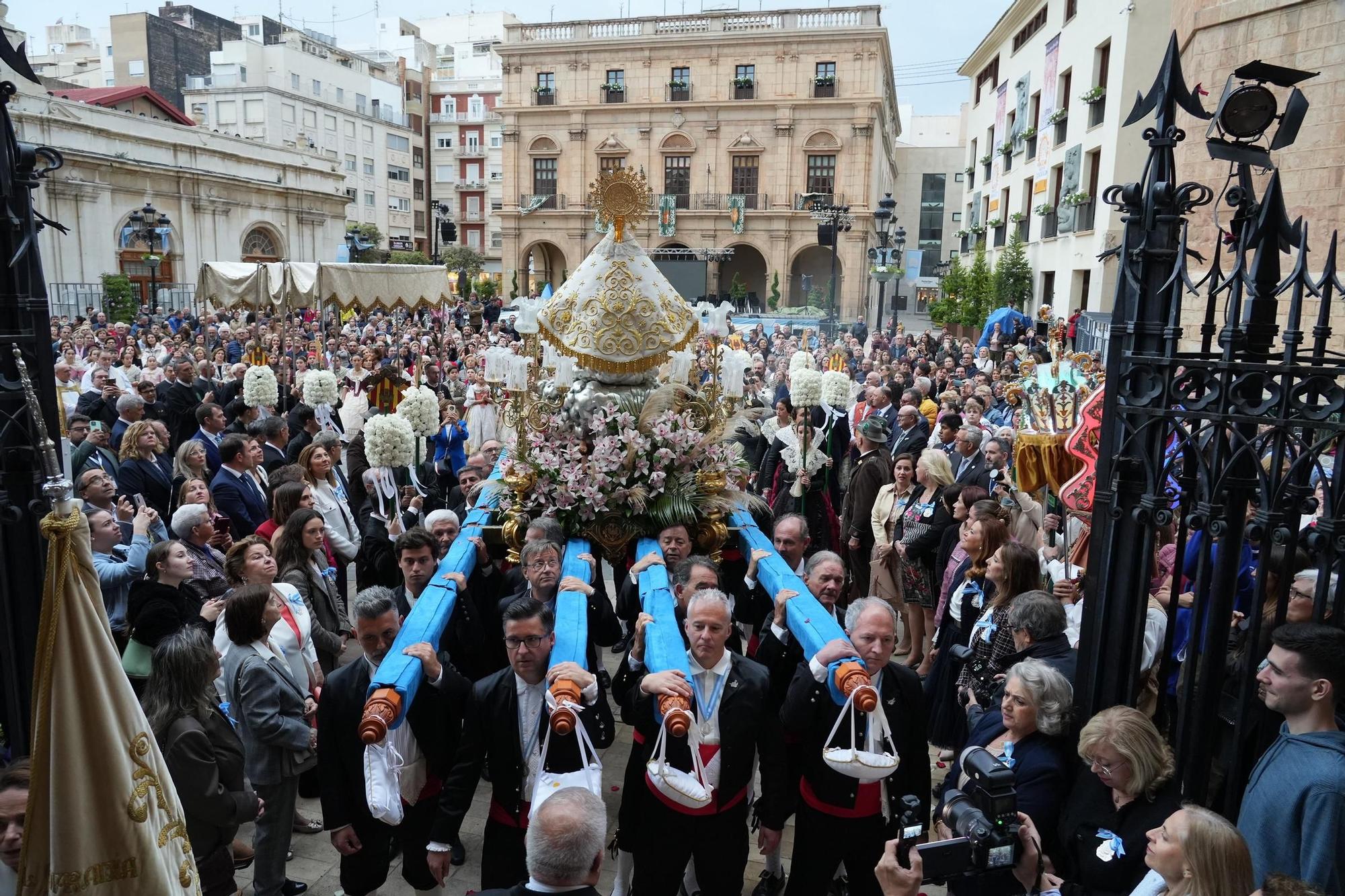 Galería: Trasladan a la Virgen del Lledó en un solemne recorrido hasta la plaza Mayor