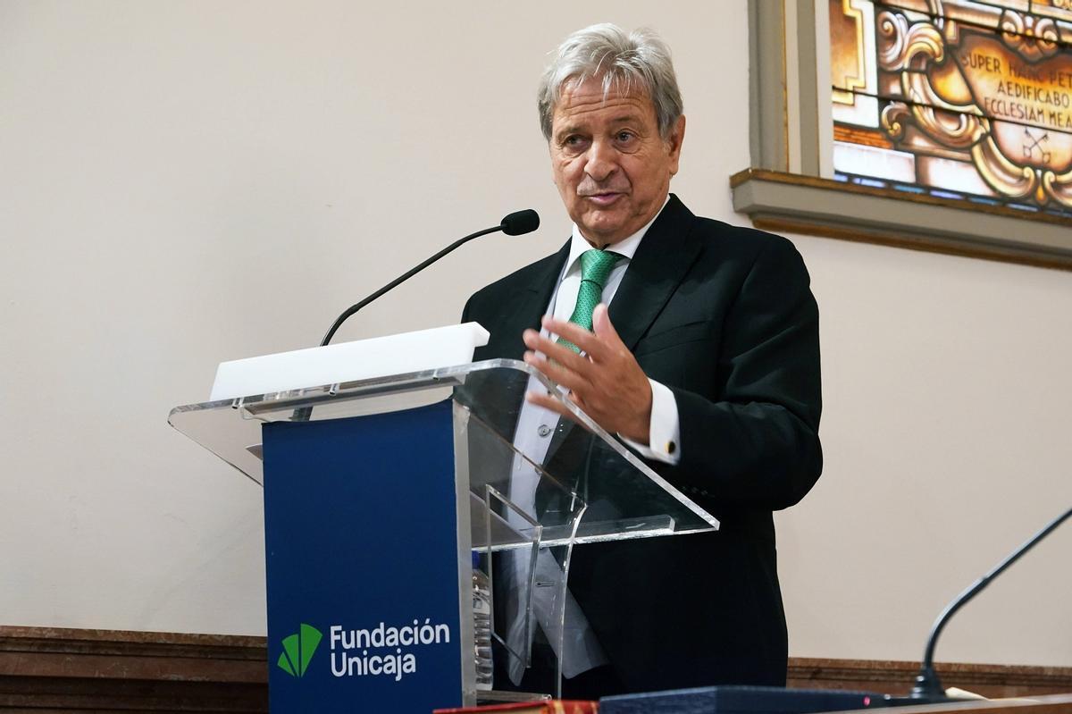 Otro momento del discurso de ingreso de Salvador Moreno Peralta.