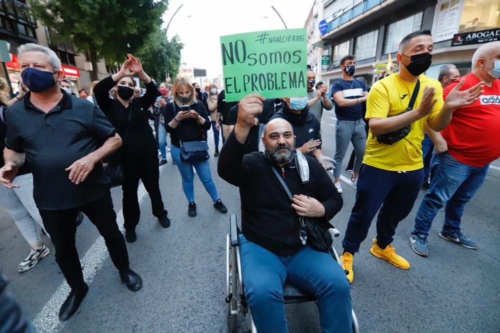 Hosteleros protestan en Murcia