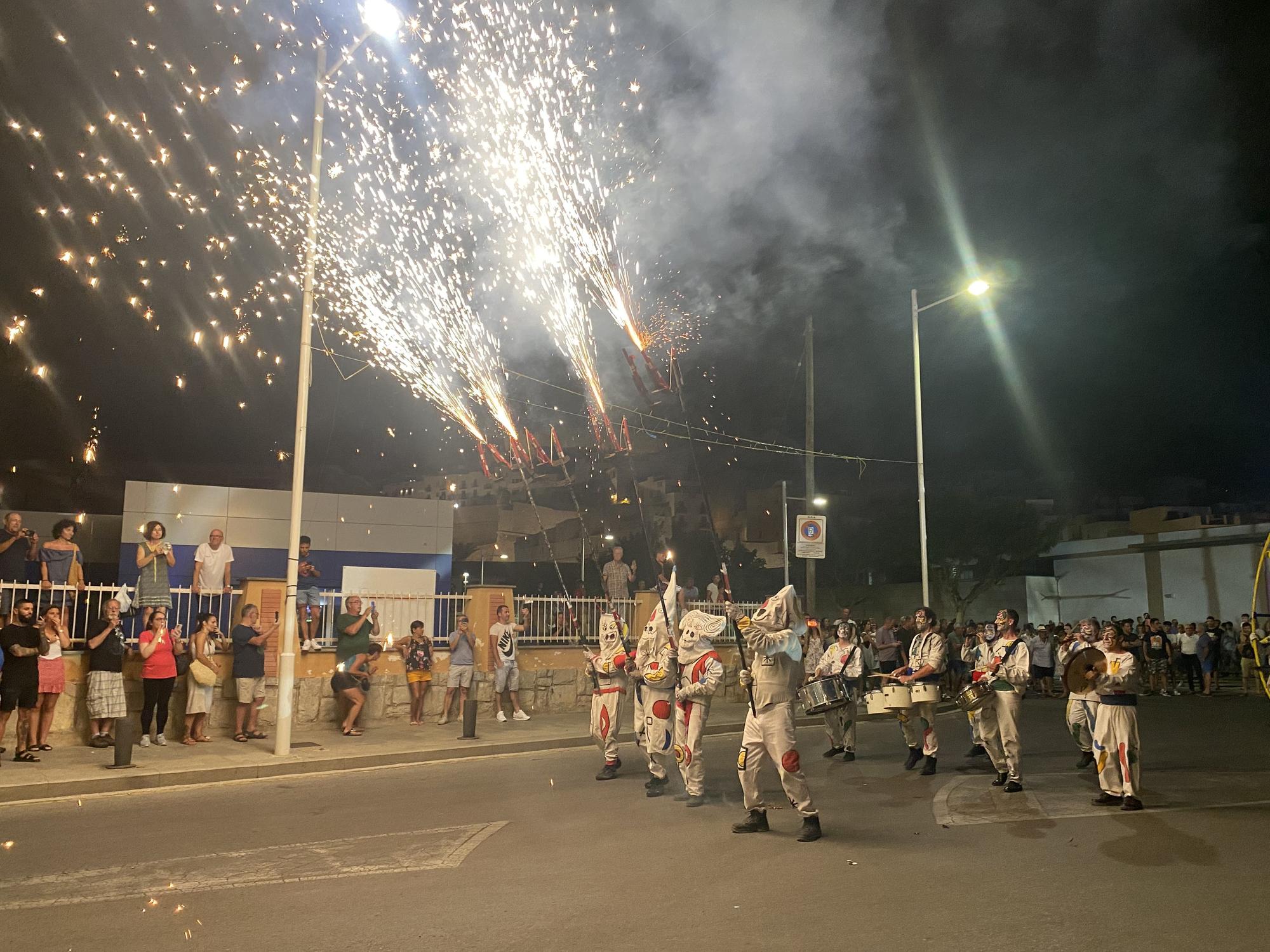 Fuego y música de Xarxa Teatro para estrenar el verano en Peñíscola