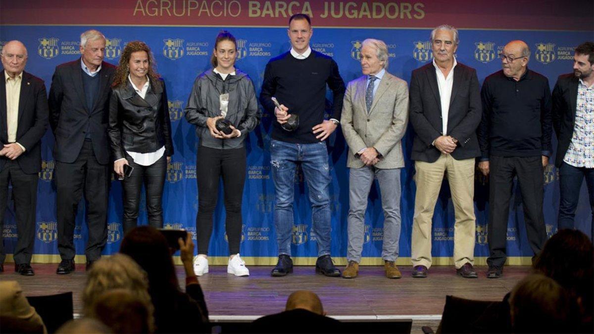 Los premiados, con el presidente