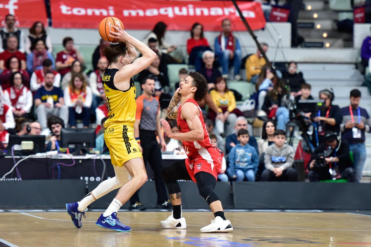 Kramer, defendido por Radebaugh en el Murcia-Canarias del pasado curso.